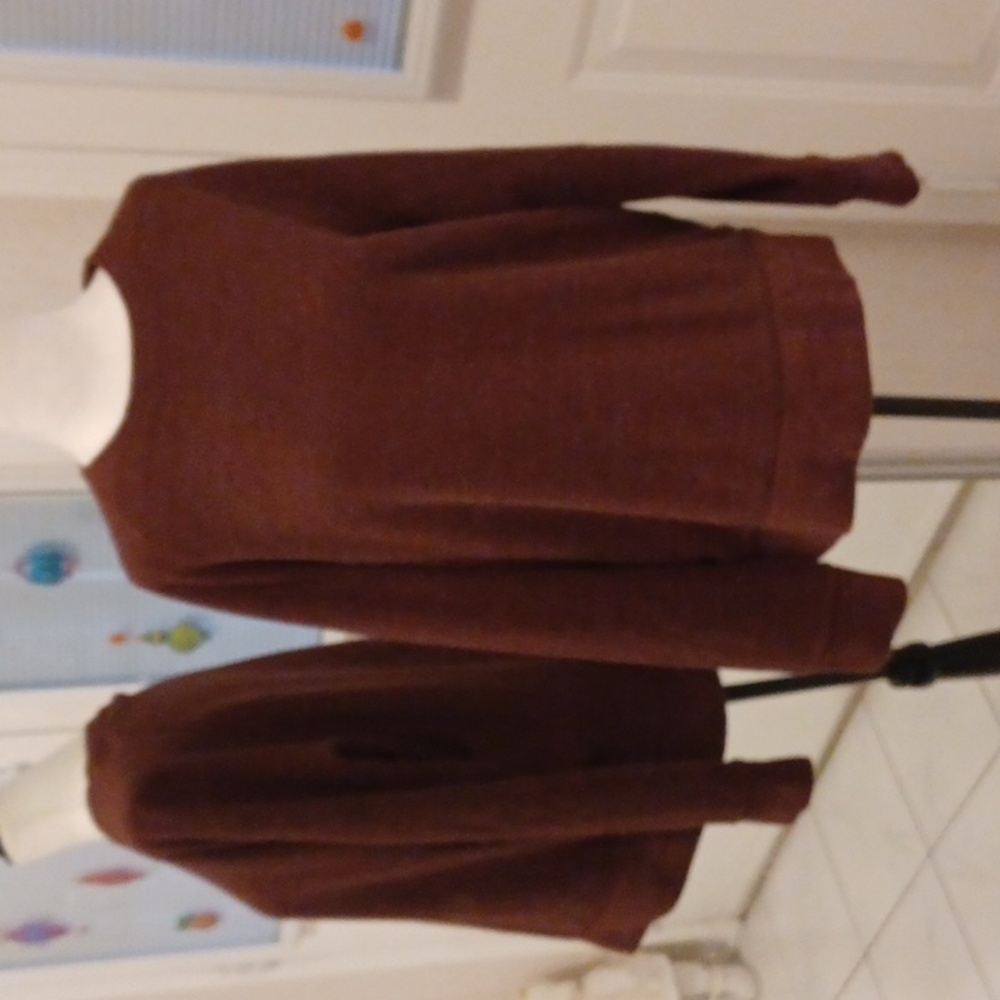 4/$60 Burgundy Ribbed Sweater - Size Medium